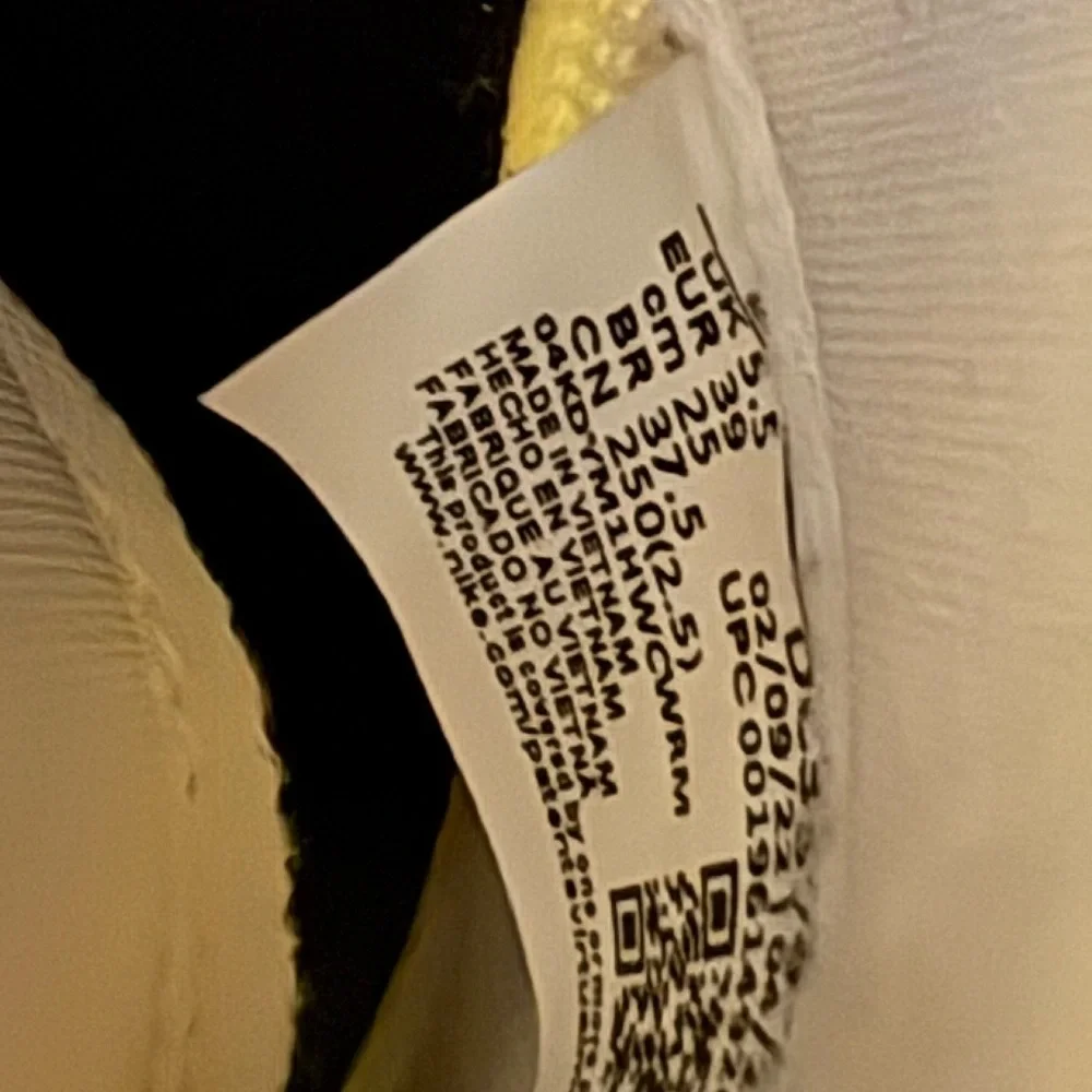 Nike Waffle fontanka style.
 Beige and navy.  Women’s size 8 - Picture 10 of 11